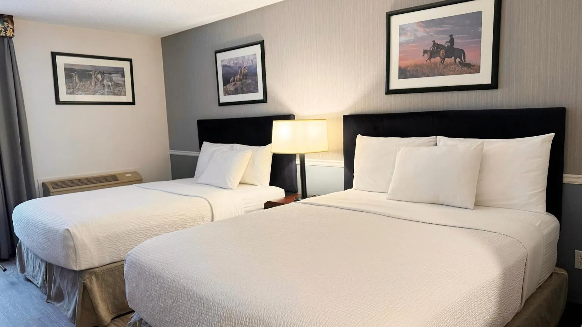 Divya Sutra Plaza And Conference Centre Calgary Airport Hotel Canada