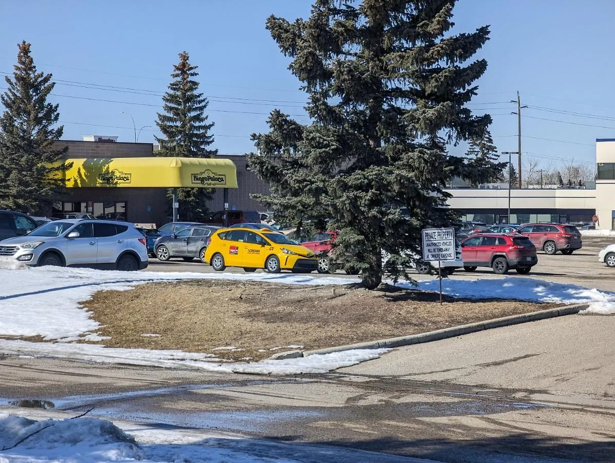 Divya Sutra Plaza And Conference Centre Calgary Airport Hotel