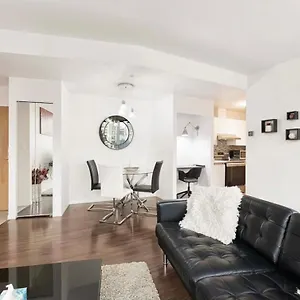 https://2bdrm-luxurious-condo-in-heart-of-downtown.vancouver-hotels-bc.net