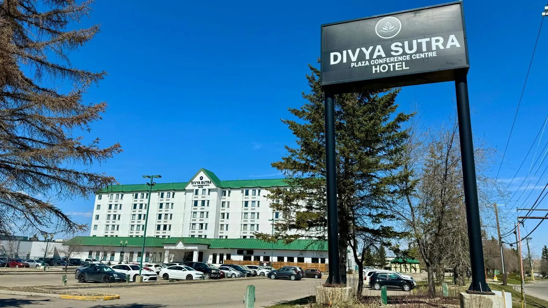 Отель Divya Sutra Plaza And Conference Centre Calgary Airport Канада